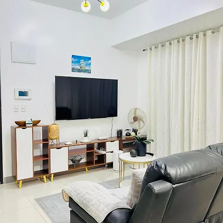 Beautiful 2 Bedroom In Uptown Bgc